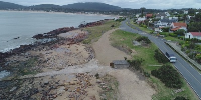 Trabajan en la recuperaci�n de la faja costera en Punta Colorada tras la demolici�n de viejas boteras