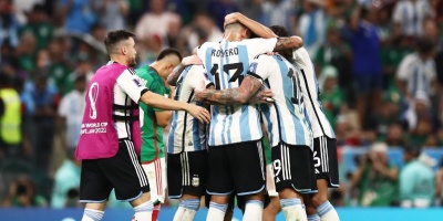 Argentina le gan por 2 a 0 a Mxico y volvi a posicionarse en el Mundial tras el revs de su debut