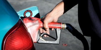 El gobierno resolvi� mantener sin modificaciones el precio de los combustibles hasta fin de a�o