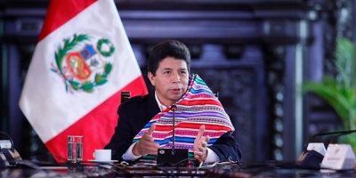 Pedro Castillo llama a sus seguidores a manifestarse a su salida de Diroes, donde se encuentra detenido