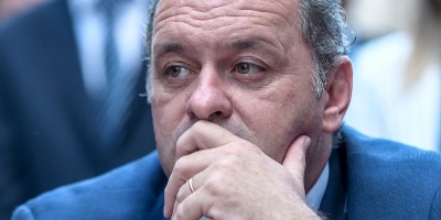 El gobierno "sabr� lo que tiene que hacer" cuando la justicia se pronuncie en casos de presunta corrupci�n