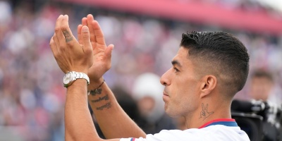 Luis Su�rez se sum� al repudio ante  la situaci�n del futbolista iran� condenado a muerte