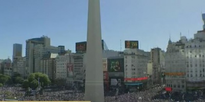 Siga en vivo los festejos de la inmensa multitud en la zona del Obelisco en Argentina