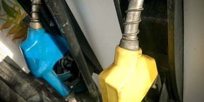 "La nafta tendr�a que bajar unos $7.5 y el Gasoil un poco m�s", sostuvo el director de ANCAP por el FA