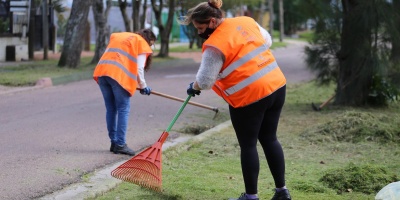 Integrantes de �Jornales Solidarios� exigen la continuidad del programa y anuncian huelga de hambre