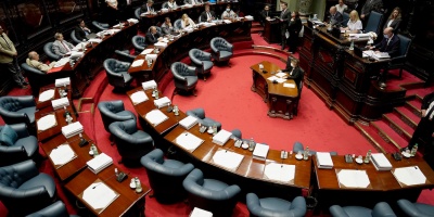 FA convoca autoridades al Parlamento por aumento de tarifas