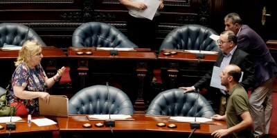 Comisi�n Permanente aprob� convocatoria de ministros Paganini y Mattos