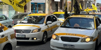 El sindicato del Taxi levant� el paro aunque el conflicto se mantiene
