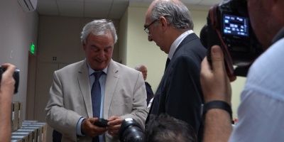 Interior compr� 1.100 c�maras corporales y 167 tabletas electr�nicas