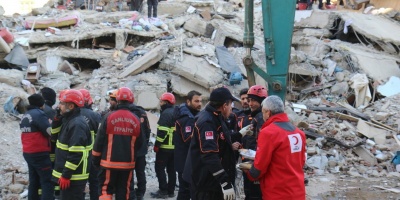 Terremoto: Turqua y Armenia abren su frontera por vez primera en 35 aos para facilitar la ayuda por los terremotos