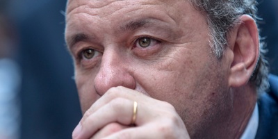 El secretario de la presidencia exigi� saber si Gustavo Leal visit� a los padres de Astesiano y les ofreci� dinero 