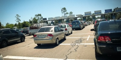 Miles de uruguayos viajan hacia Brasil y Argentina por semana de Carnaval