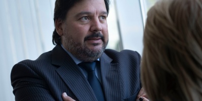 Comit� de �tica Colorado recomend� apercibir al exministro Adri�n Pe�a.