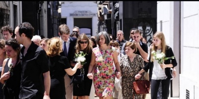 Sepultaron a Lola Chomnalez