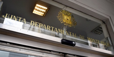 Otro caso de jerarca que lo presentaban con un t�tulo que no ten�a