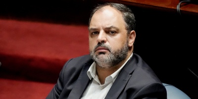 Para el senador del FA Charles Carrera, los anuncios del Gobierno son �mucho humo� luego de "tres a�os de aumento de impuestos"