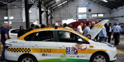 Intendencia de Montevideo negocia con el FONDES la importacin de 50 taxis elctricos