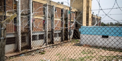 Casi una veintena de presos treparon al techo del Modulo 4 del ex Comcar