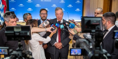 Vacunar�n contra la influenza aviar a gallinas ponedoras y reproductoras 