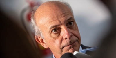 El ministro de Defensa Javier Garc�a se mostr� confiado en desactivar el conflicto de los controladores a�reos y llegar a un acuerdo en la reuni�n que mantendr�n en Dinatra