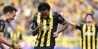 Pe�arol se encamina al titulo del Apertura