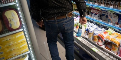 Distribuidores de leche observan con preocupaci�n el conflicto en industria l�ctea y esperan una soluci�n