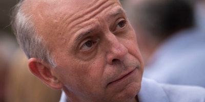 El ministro de Defensa Javier Garc�a habl� de la pol�mica generada entorno a un caniche que form� parte de una misi�n oficial