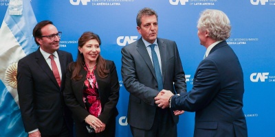 "Uruguay y Argentina son pa�ses hermanos y venimos trabajando juntos en todo", dijo el ministro Sergio Massa en Montevideo