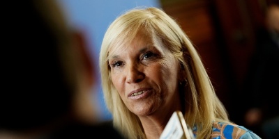 Beatriz Argim�n dijo que el presidente no comparti� la gesti�n de la ministra de Vivienda por lo que le pidi� la renuncia