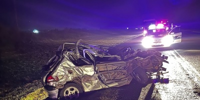 Un hombre de 69 a�os result� lesionado tras impactar su auto contra la parte trasera de un cami�n