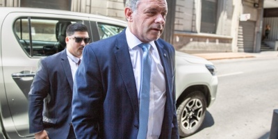 El gobierno anunci� que comenz� la construcci�n del dique de reserva en el r�o Santa Luc�a.