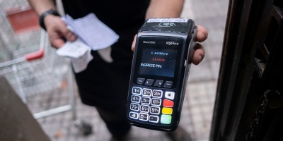 Se vot� proyecto de ley para regular el pago de propinas por medios electr�nicos