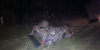 Conductor de 60 a�os muri� tras colisionar frontalmente su camioneta contra un cami�n