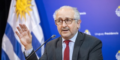 El ministro de Educaci�n afirm� que los sindicatos nuevamente muestran insensibilidad hacia los alumnos y sus familias con el anuncio de m�s paros 