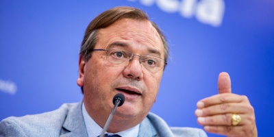 El ministro Jos� Luis Falero dijo que el tranv�a que unir�a Plaza Independencia con El Pinar ser�a un complemento del transporte tradicional 