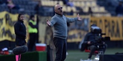 Pe�arol define nuevo DT tras cese de Arias