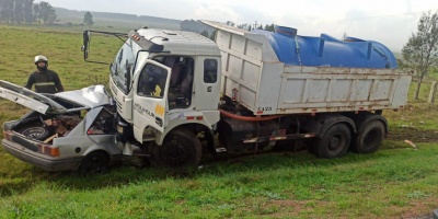 Dos personas fallecieron tras chocar su veh�culo contra un cami�n en Ruta 8