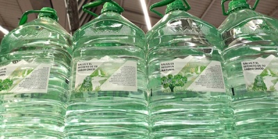 90 mil jubilados y pensionistas de Montevideo y Canelones comienzan a recibir $850 para comprar agua 