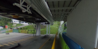 Al menos 78 personas se quedan atrapadas en un telef�rico de Quito, en Ecuador