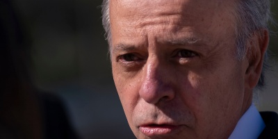 El ministro de Defensa pedir� que se incluya una cl�usula de paz en la negociaci�n con los controladores a�reos