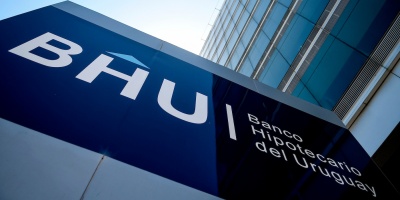 El Ministro Ra�l Lozano se opone a que el BHU "desaparezca" en una fusi�n con el BROU