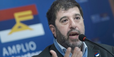 El plenario del  Frente Amplio aprob� por unanimidad su programa tentativo para un eventual pr�ximo gobierno nacional