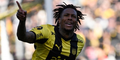 Pe�arol retoma el liderazgo de la Anual