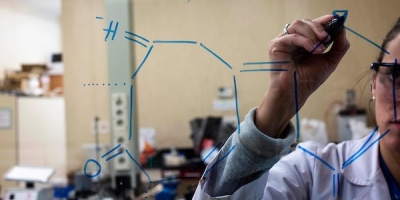 Docente de Facultad de Qu�mica debi� ser asistida por personal m�dico de bomberos tras escape de gas en la instituci�n