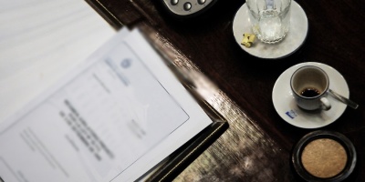 Califican como un retroceso la iniciativa del gobierno para fraccionar el goce de la licencia. 