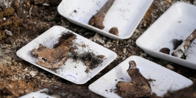 Podr�an realizarse exhumaciones en cementerios para cotejar la identidad de los restos hallados en el batall�n 14.