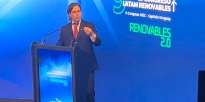 Lacalle Pou destac� el desaf�o que implica la transformaci�n y la utilizaci�n de las energ�as renovables en el transporte p�blico