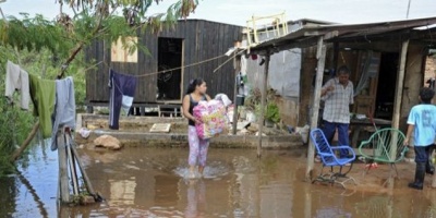 Funcionarios de Aduana donaron mercader�a decomisada a evacuados