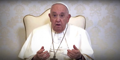 El Papa: "La Iglesia no es un club para la tercera edad, como tampoco es un club juvenil", pero  necesita a los j�venes para sobrevivir