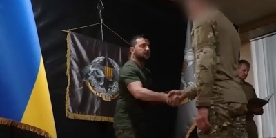 Ucrania.- Zelenski visita el frente de Bajmut para felicitar a las tropas el D�a de las Fuerzas Especiales